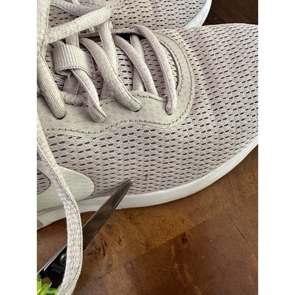 Size 7 - Nike Tanjun Lilac 2017 - 812655-605 - Picture 9 of 9